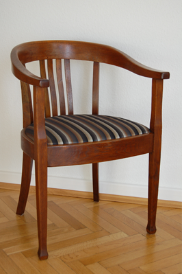 Copyright: Polsterei Kornelia Riehl, Köln antiker Stuhl